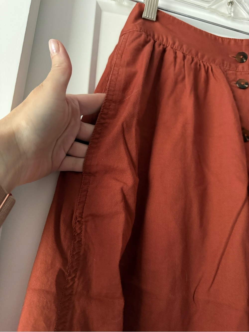 Madewell Palisade Button-Front Midi Skirt in Rusty Torch - Picture 2 of 7